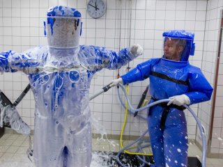 ebola-biohazard-suit-hose-3